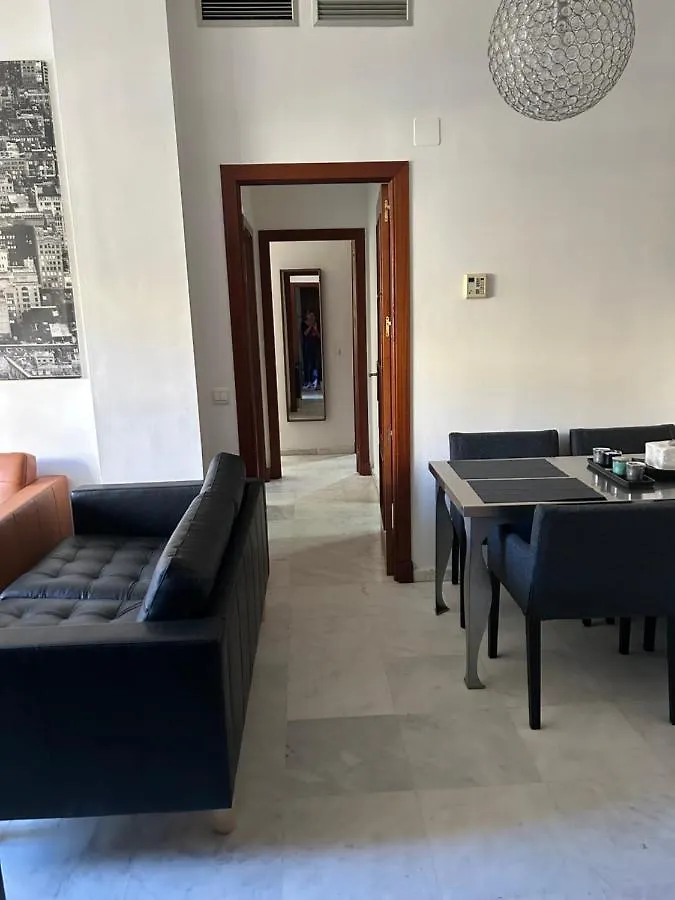 Apartamento Proximo Al Centro De 2 Dormitorios Con Piscina. Seville