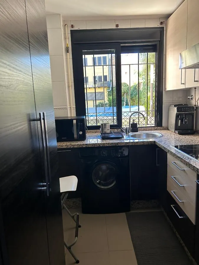 Apartamento Proximo Al Centro De 2 Dormitorios Con Piscina. Seville