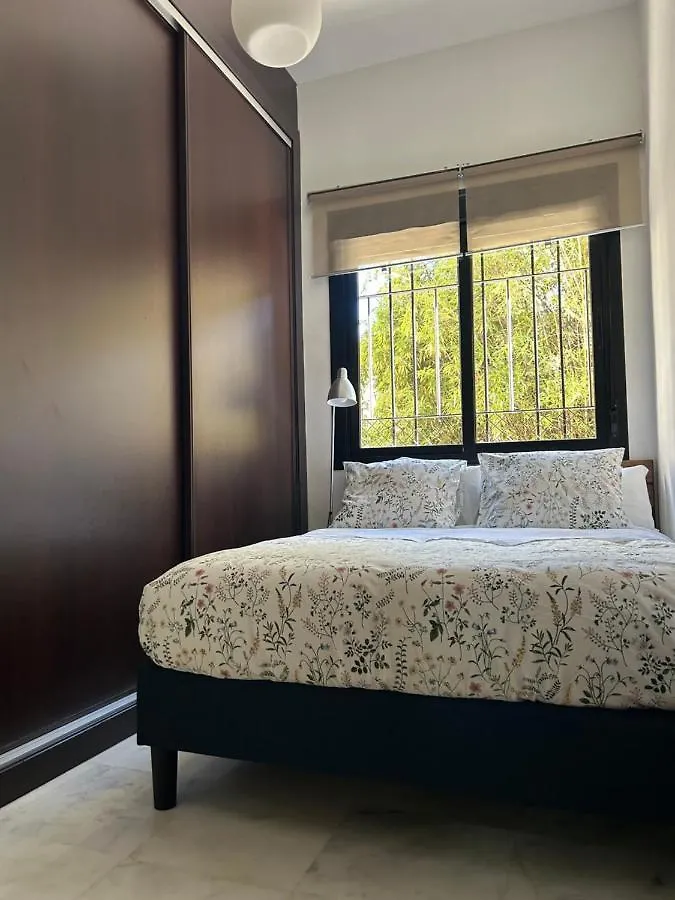 Apartamento Proximo Al Centro De 2 Dormitorios Con Piscina. Seville Spain