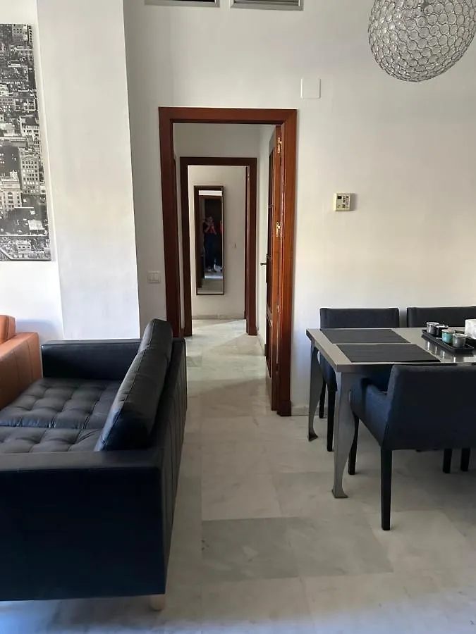 Apartamento Proximo Al Centro De 2 Dormitorios Con Piscina. Seville