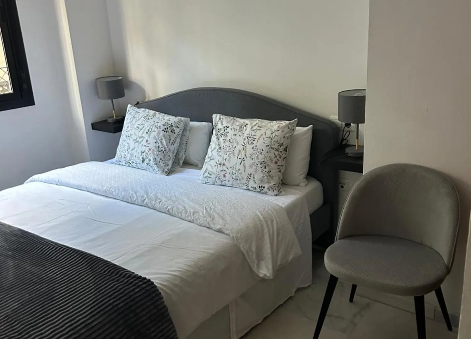 Apartamento Proximo Al Centro De 2 Dormitorios Con Piscina. Seville 0*,  Spain